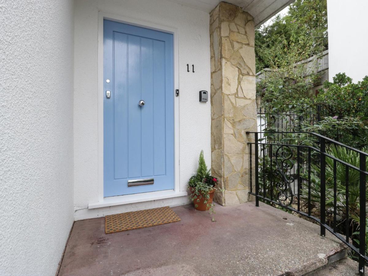 Harbour Views - Housity