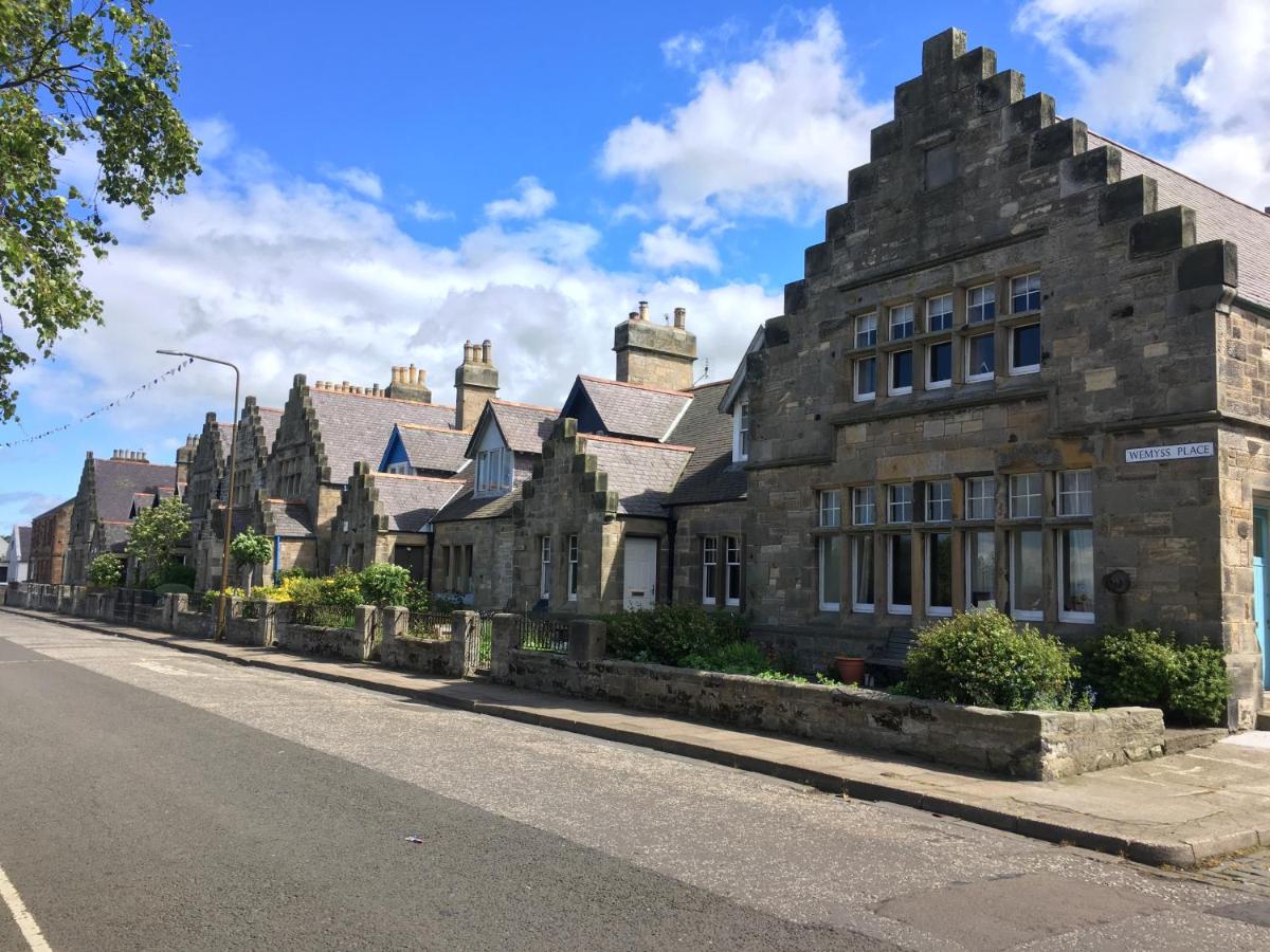 The Store, harbour holiday cottage - Housity