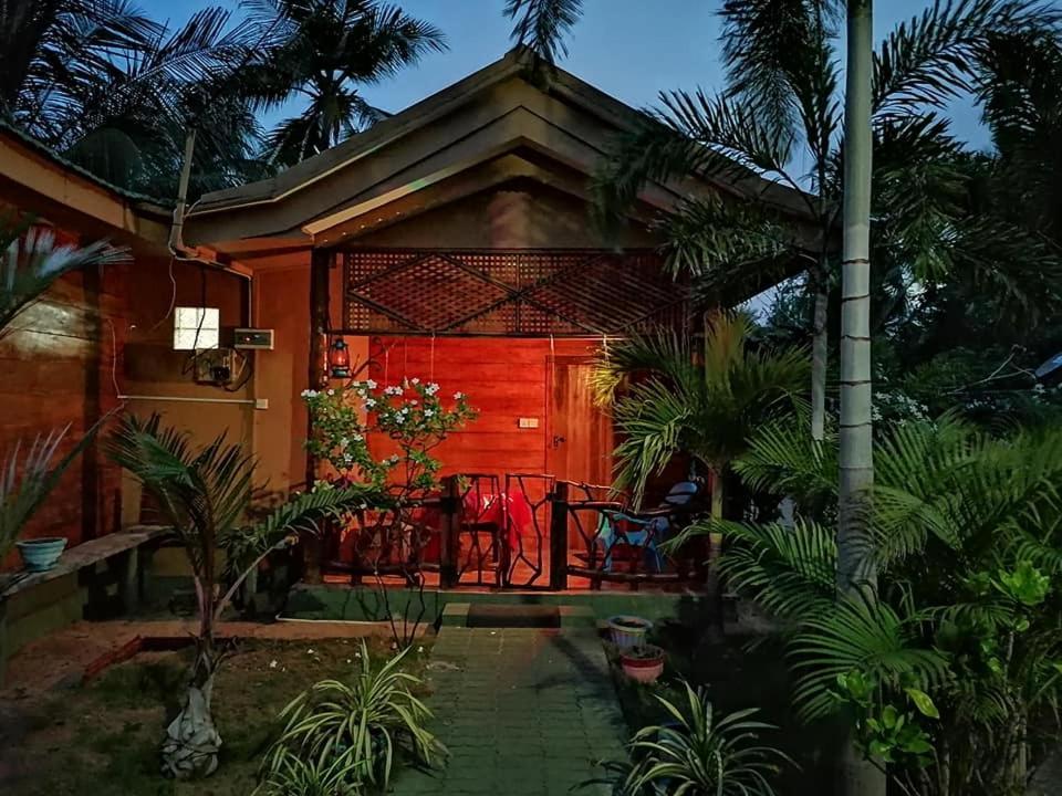 Sea View Resort - Housity