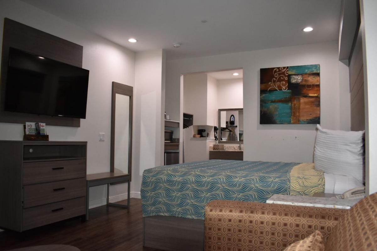 Grand Villa - Humble - Housity