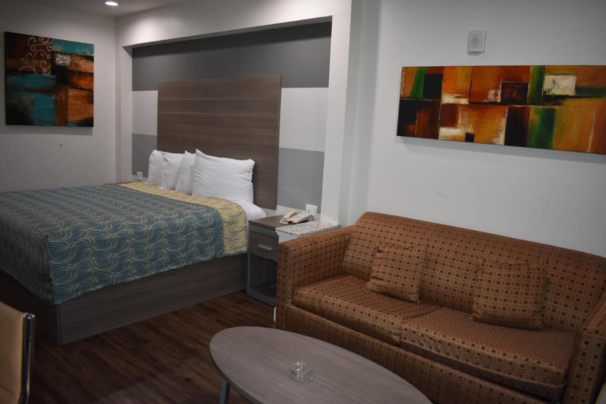 Grand Villa - Humble - Housity