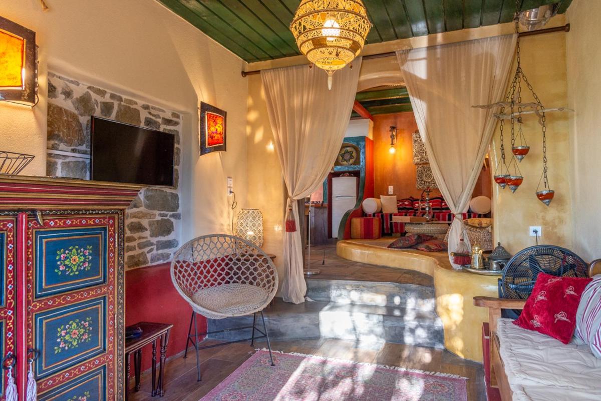 The Old Pomegranate House - Housity