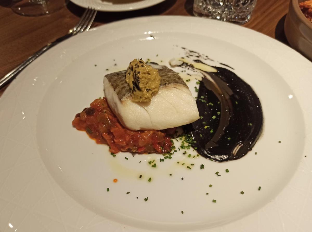 Comida en o cerca de este hotel
