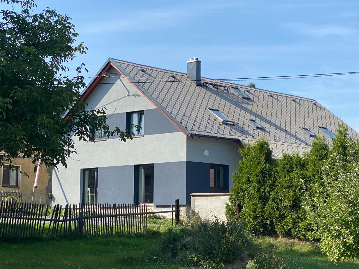 Čtyři pokoje - Housity