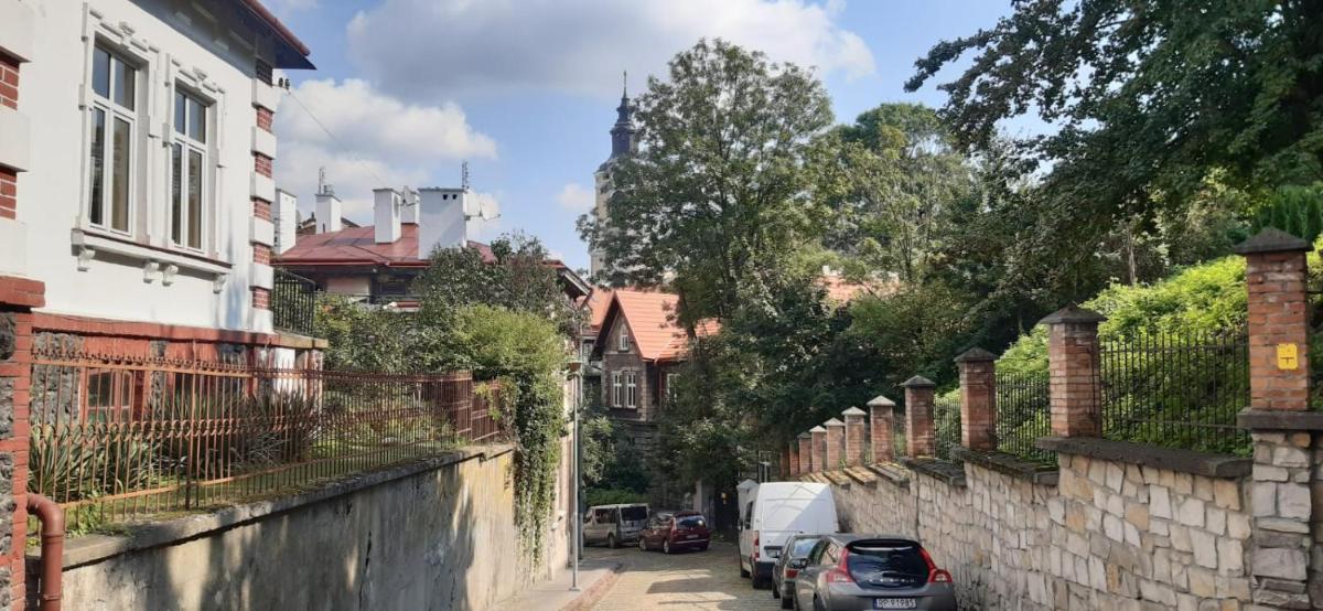 Apartament w centrum starego miasta Apartment in the center of old town - Housity