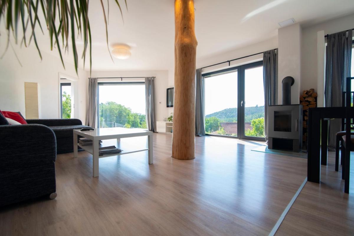Wellness bungalov - vodní nádrž Slapy - 40km od Prahy - Housity