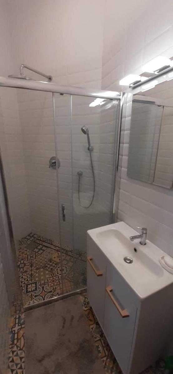 Apartament w centrum starego miasta Apartment in the center of old town - Housity