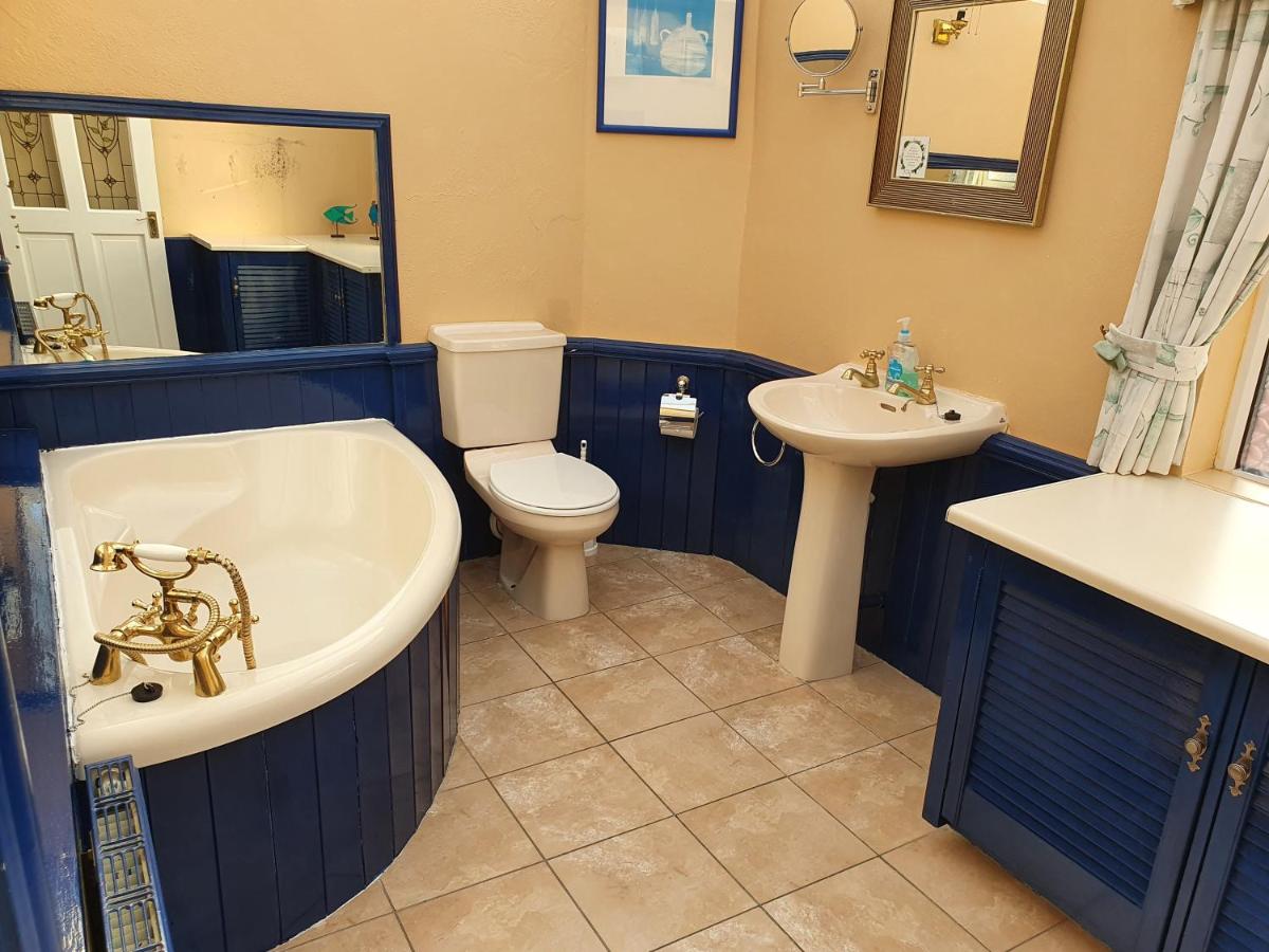 Dangan Lodge Holiday Cottages - Housity