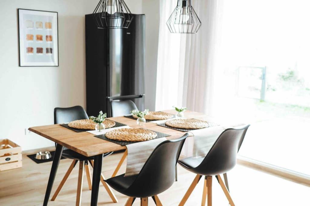 Seeblick & Terrasse! Moderne Ferienwohnung 96qm - Housity