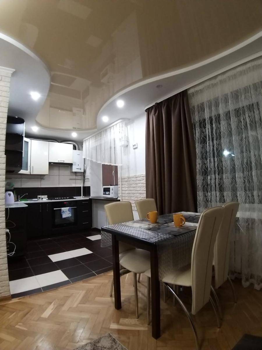 Трикімнатні Апартаменти центр Волі43 - Housity