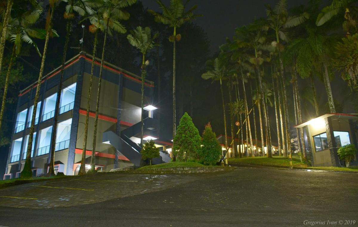 Suitetrails - Surya Hotel & Resort