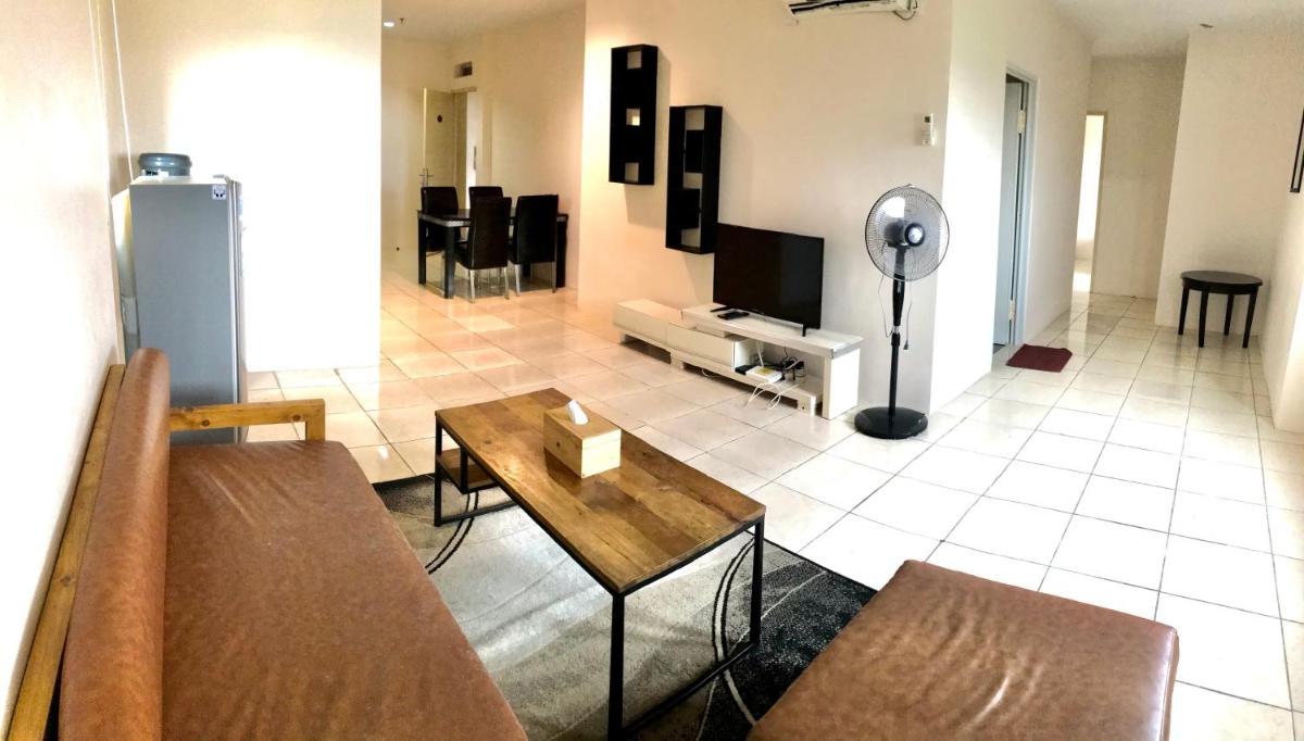 Queen Victoria Apartment Batam - Housity