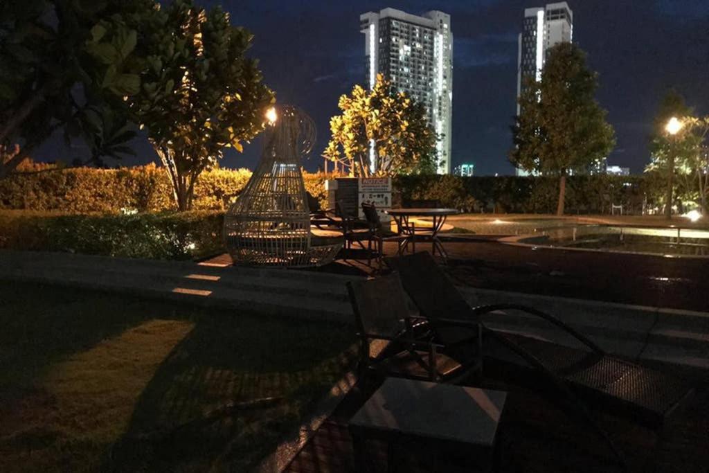 HB1714 Amazing studio unit ,Cyberjaya,Lake view, Netflix, Wi-Fi, Parking, 3043 - Housity