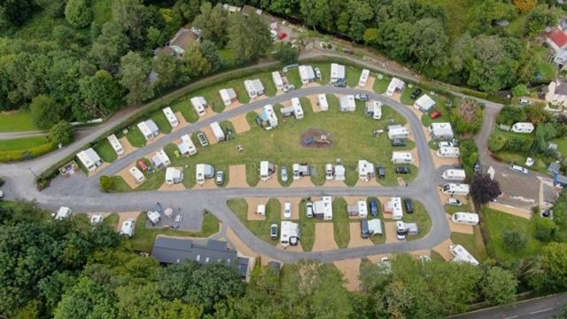 Shepherds Hut at Wern Mill - Housity