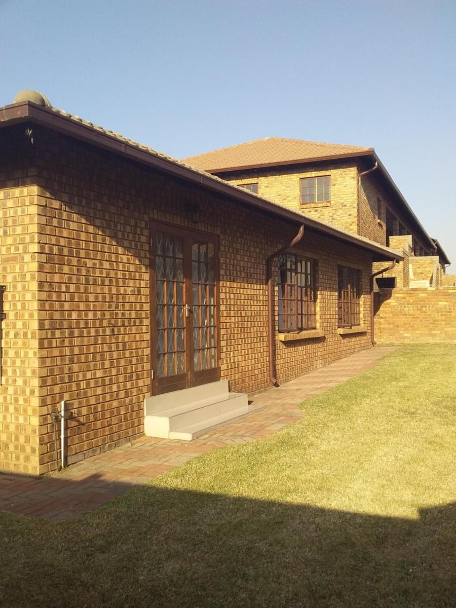 Suitetrails - Tumi's Home away- 3 Bedroom