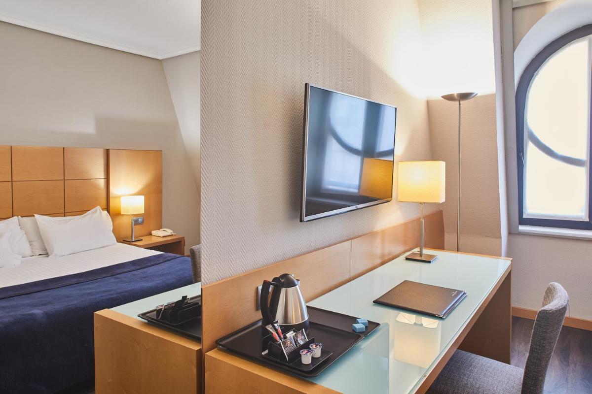 Silken Ciudad de Vitoria - Housity