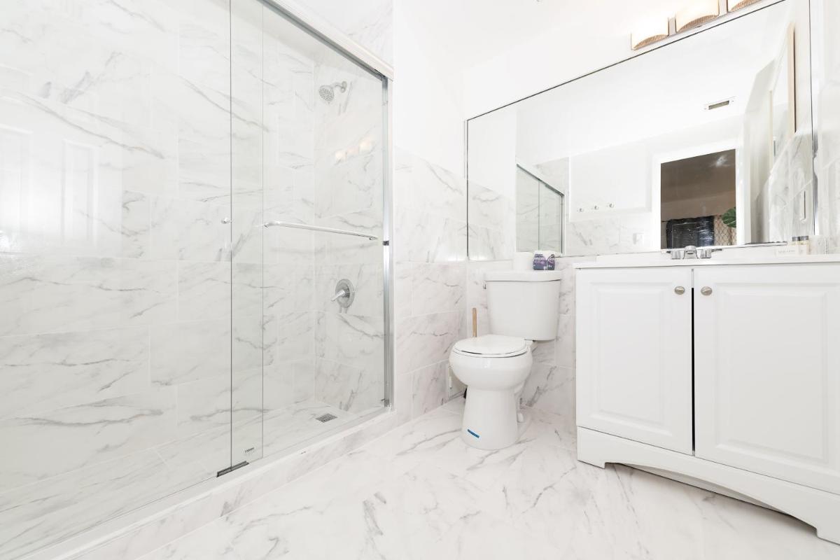 Apartments on Ocean Drive - Housity