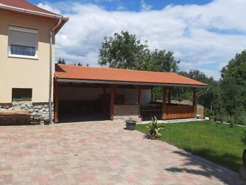 Szellőrózsa vendégház - Housity
