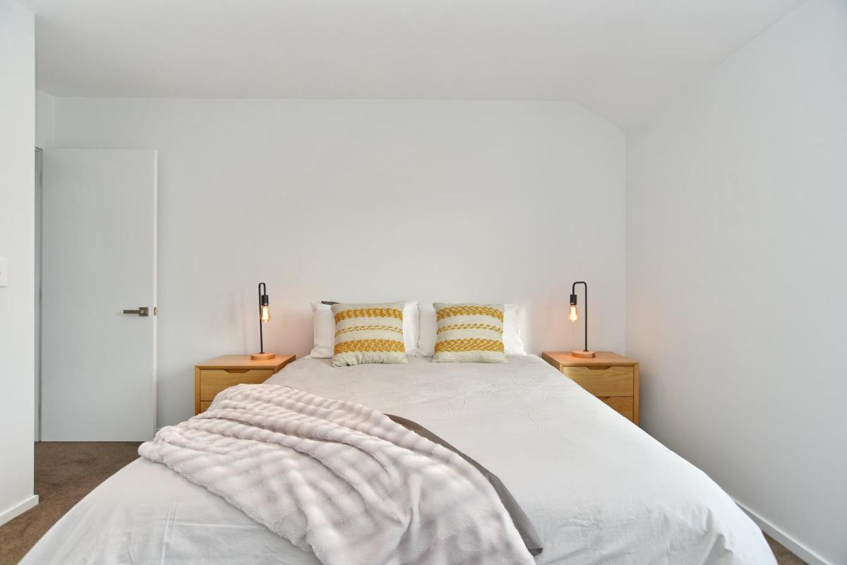 Suitetrails - Salisbury Style - Brand new city apartment - Christchurch Holiday Homes