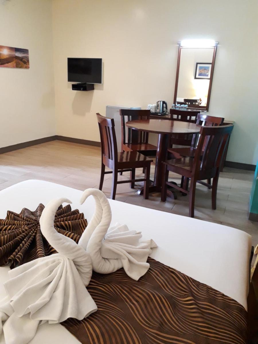 Sea Garden Resort Iloilo - Housity