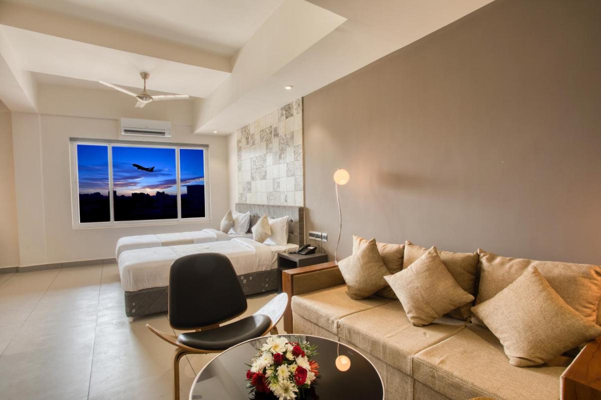 AS AIRPORT Inn - Housity