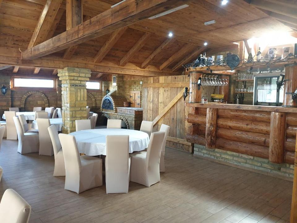 Suitetrails - Restoran Zlatni Jelen