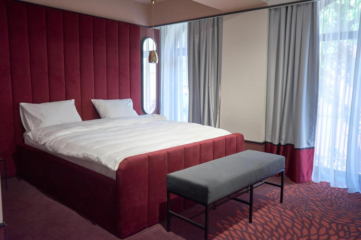 Epoca Central Boutique - Housity