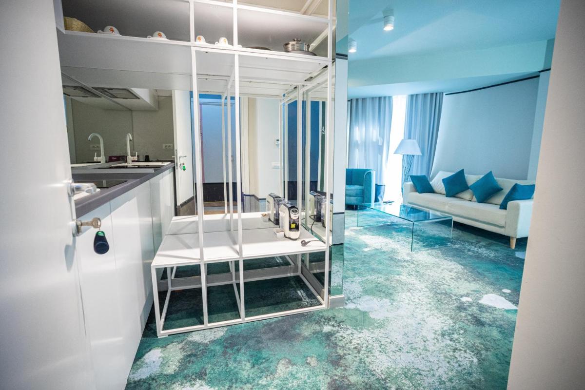 Epoca Central Boutique - Housity
