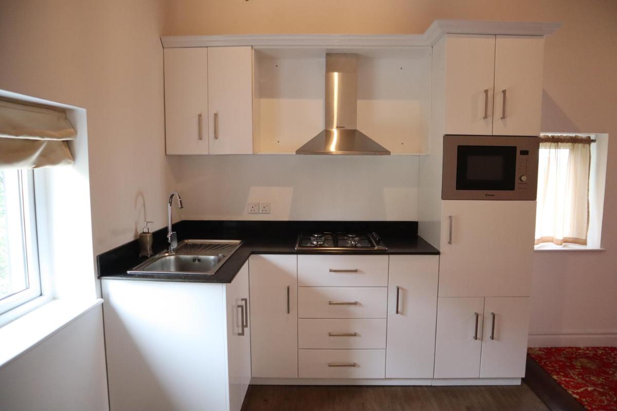 Little England by Celeste - Housity