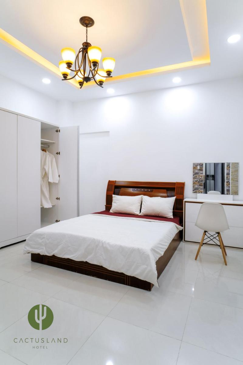 Suitetrails - Cactusland Villa Near Bui Vien Street
