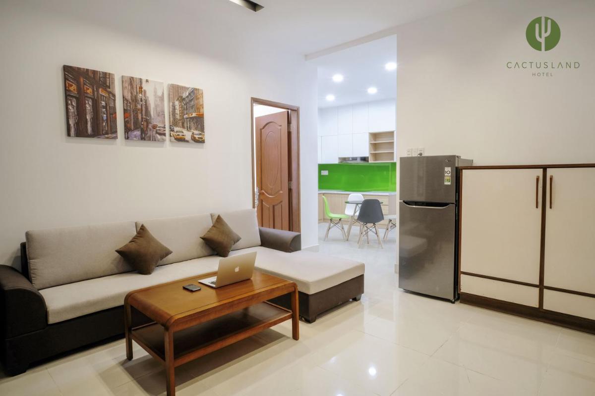 Cactusland Villa Near Bui Vien Street - Housity