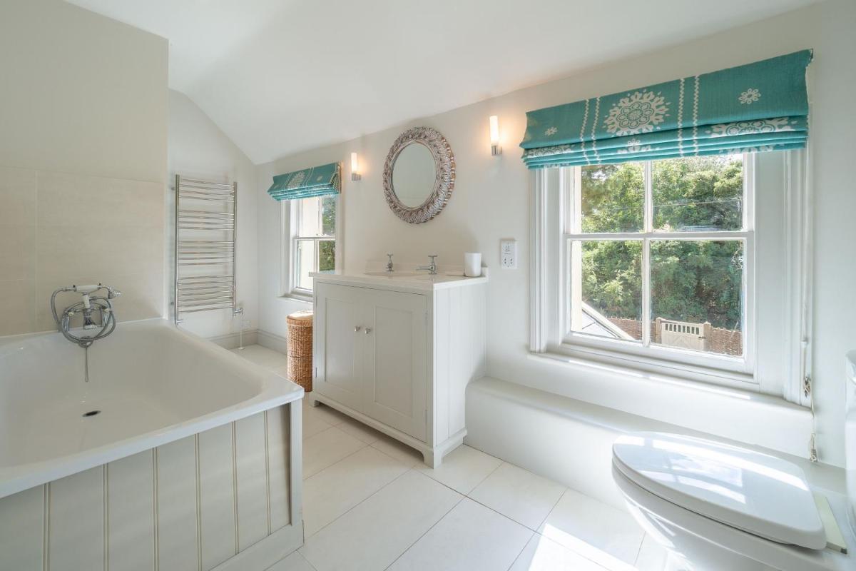 Alexander House - Housity