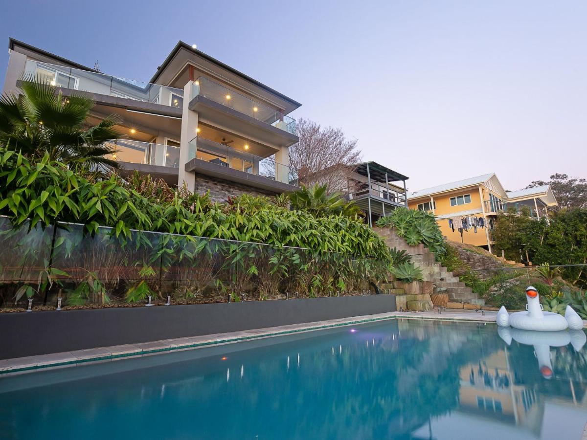 Absolute Waterfront Lakehouse Fishing Point Waterfront Pool Jetty - Housity