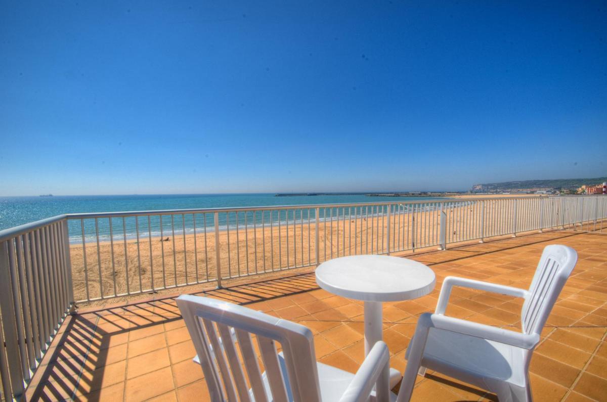 Apartamentos Playa Barbate - Housity