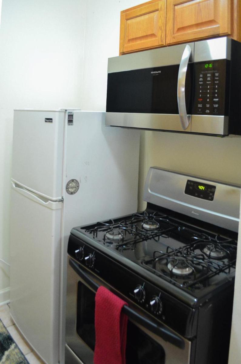 Cozy Studio near Wrigley field and Boystown - Housity