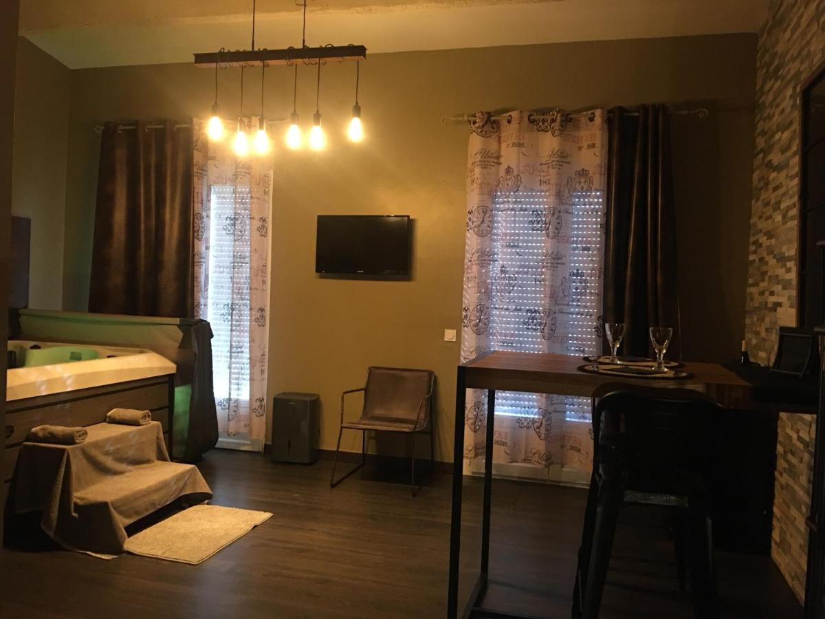 Love and Spa - Housity
