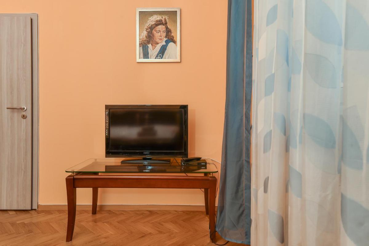 Suitetrails - ✦ Sofia Retro ✦ Top Center 1-BDR Apartment