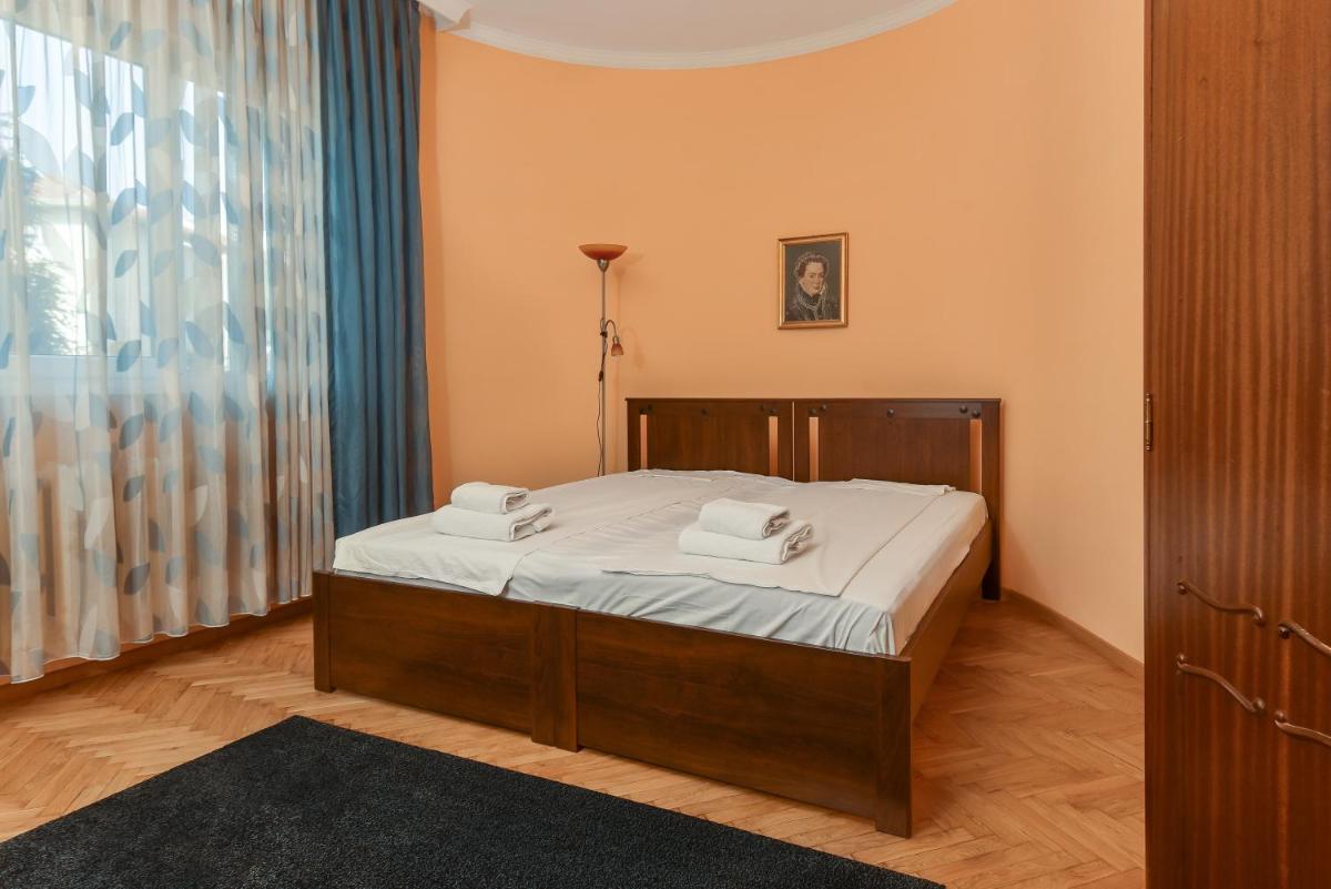 Suitetrails - ✦ Sofia Retro ✦ Top Center 1-BDR Apartment