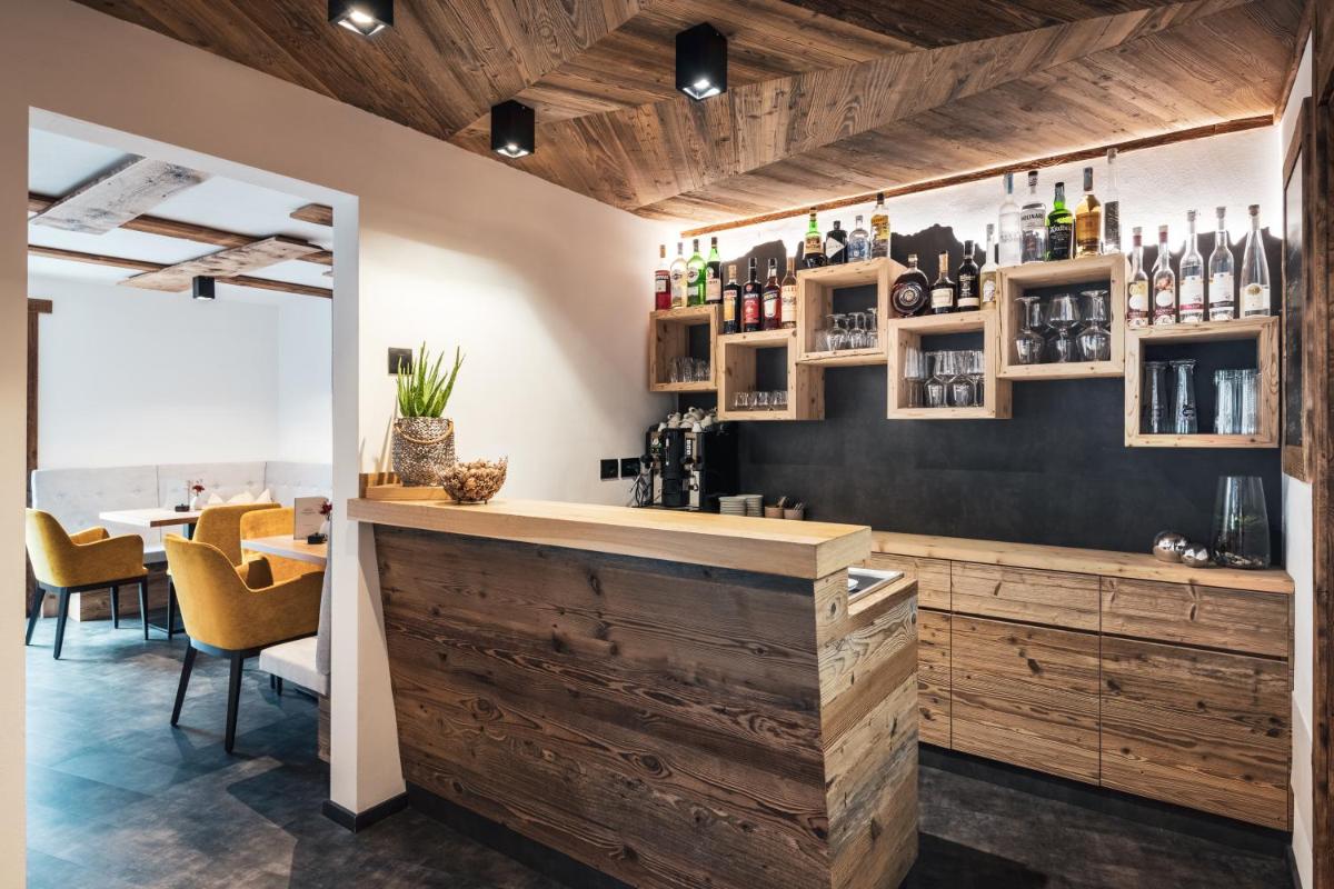 Les Dolomites Mountain Lodges - Housity