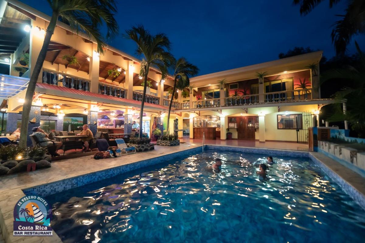 Hotel El Velero - Housity