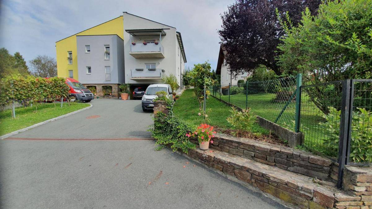 Ferienwohnung Schlossblick 2 oder 5 - Housity