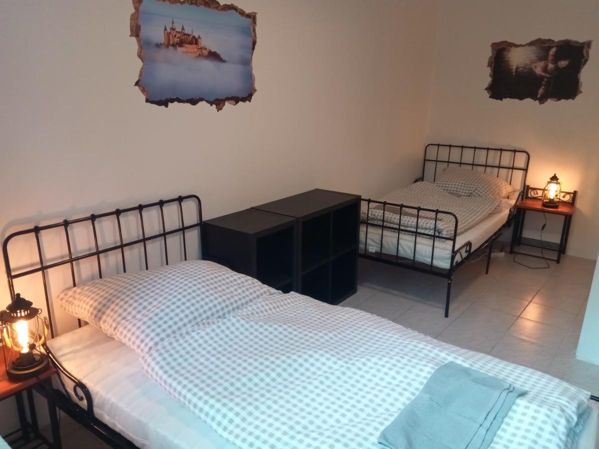 Ritter Rost Bungalow in Oranienburg am weißen Strand - Housity