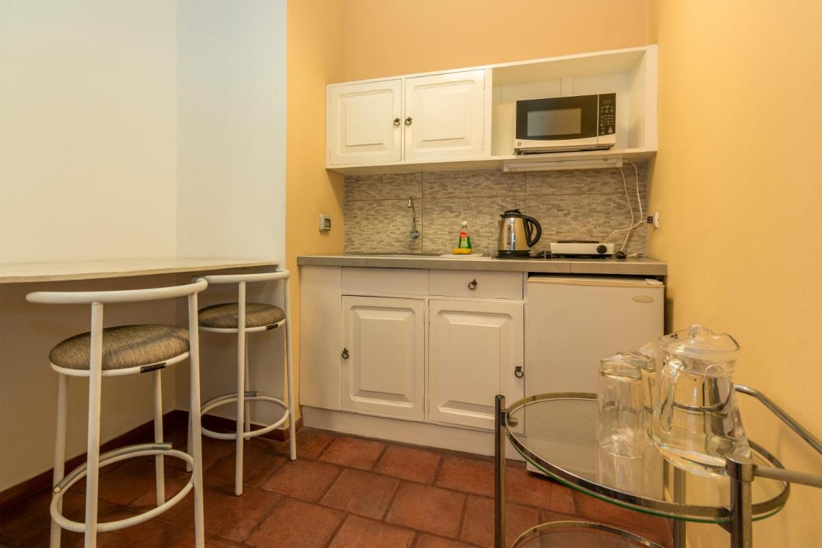 Hostal El Patio - Housity