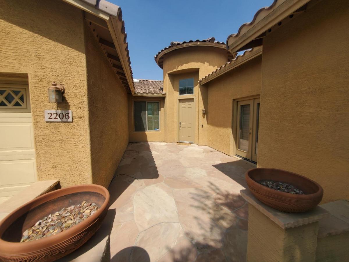 Phoenix II Minutes to Airport and Downtown - Housity