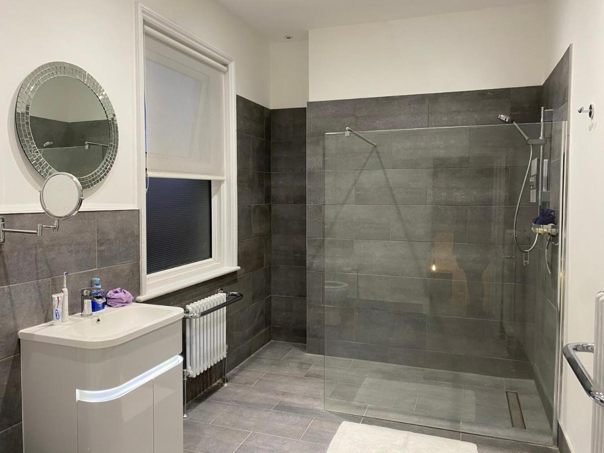 Westgate Two-Bedroom Homestay Suite - Housity