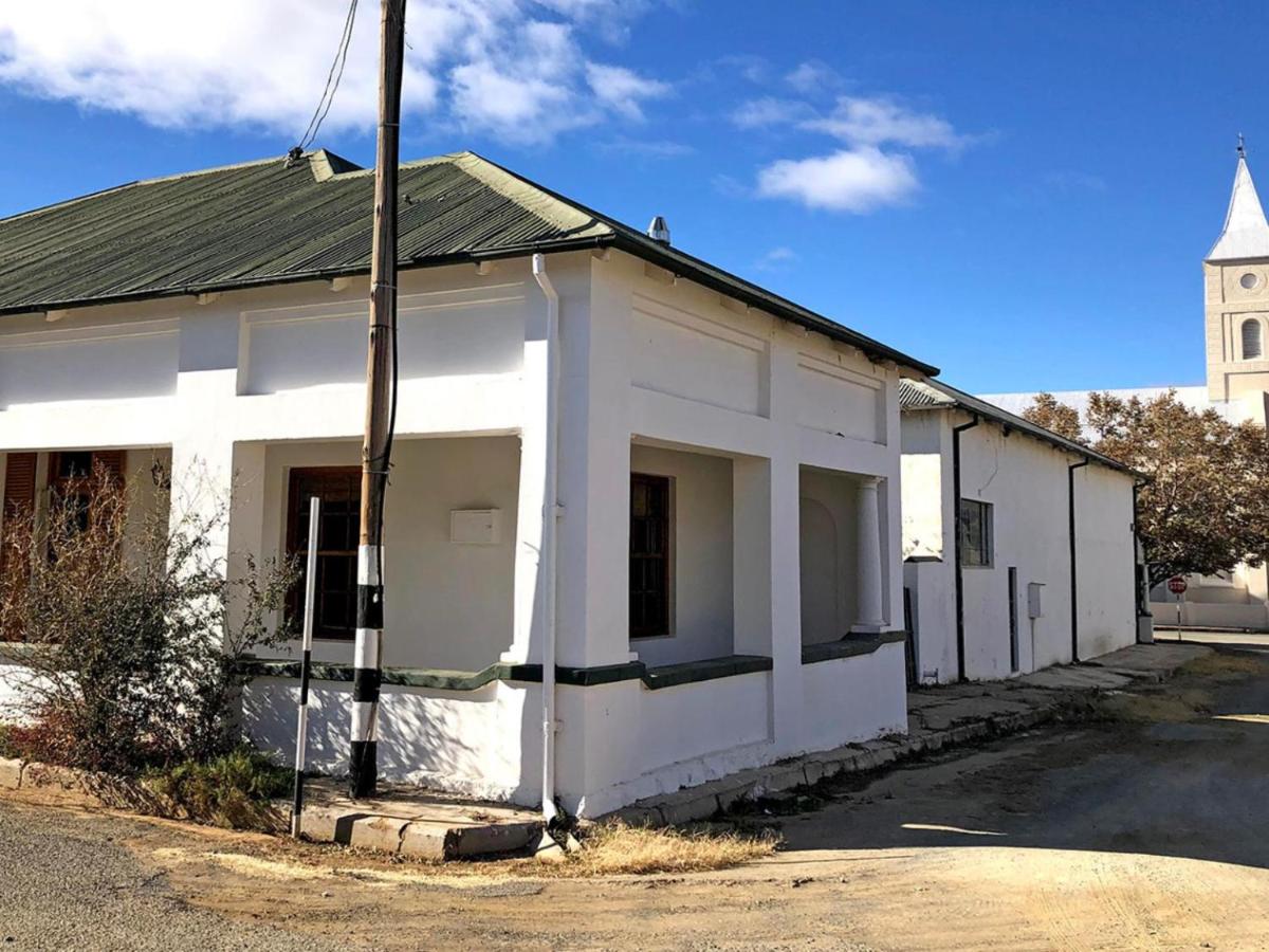 The Dusty Vine - Housity