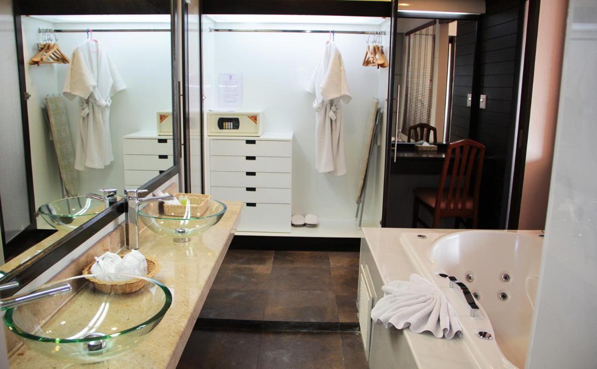 V Verve Service Apartment Hotel - Hizvo