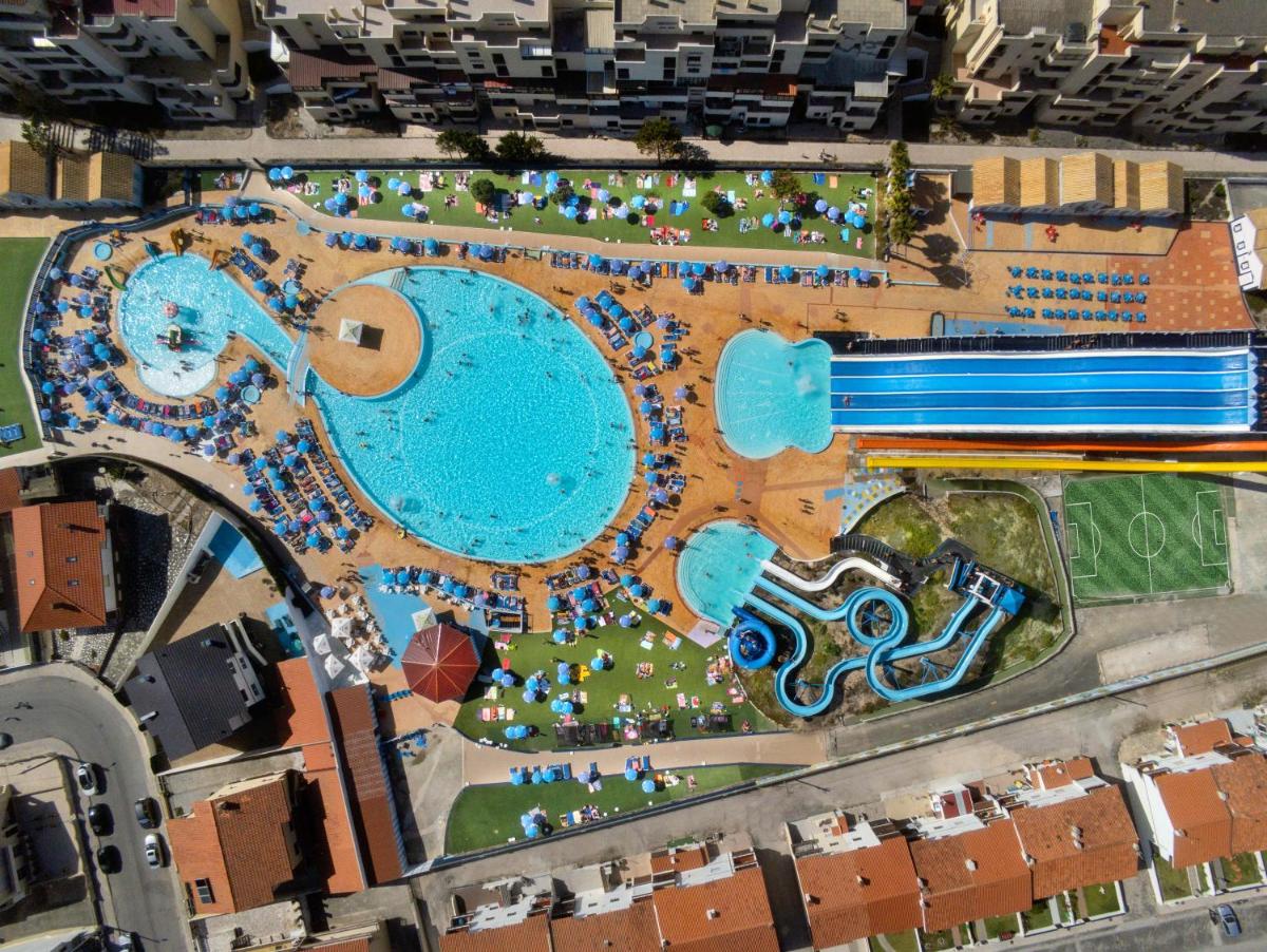 A piscina em ou perto de Hotel Cristal Vieira Praia & SPA