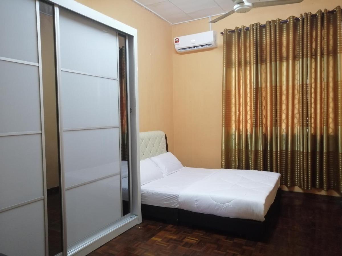 KLUANG BARAT HOMESTAY - Housity