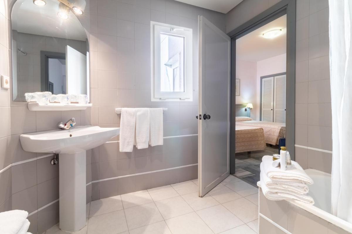Hotel Abades Manzanil - Housity